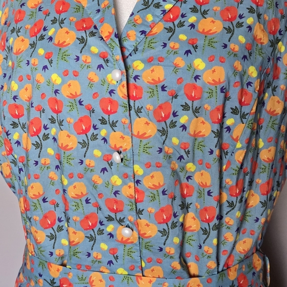 Chic Floral Button-Up Midi Dress - Picture 7 of 16